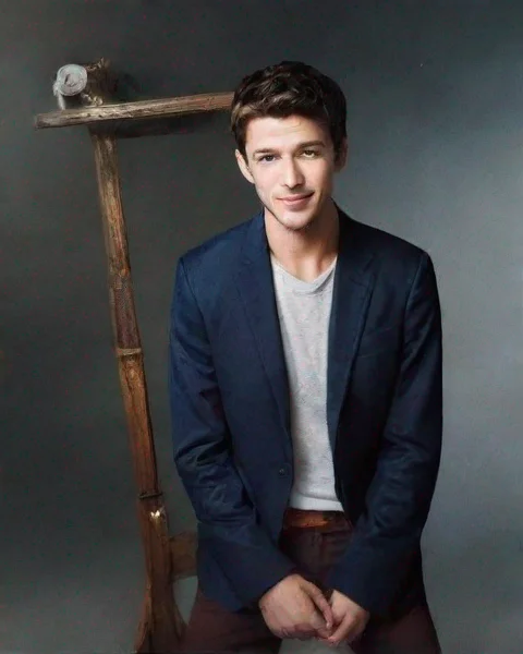 amazing grant gustin awesome portrait 2